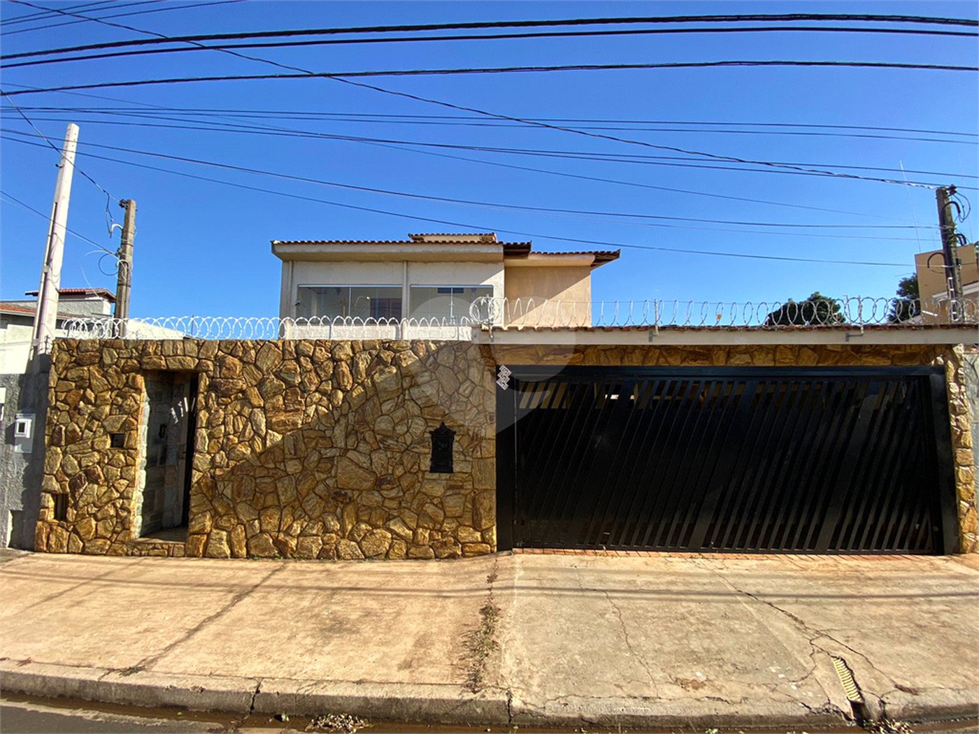 Casa/sobrado para venda com piscina no Santa Felícia Jardim