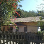 Casa à venda com 4 quartos, sendo 1 suíte, no condomínio Quinta da Cachoeira, Embu das Artes - SP