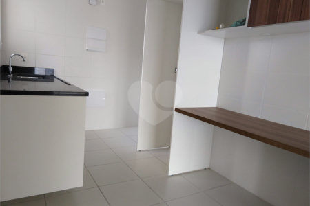 Apartamento à venda com 3 suítes em Vila Anastácio, São Paulo, SP