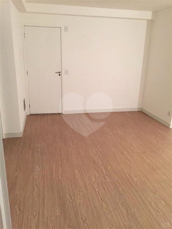 Apartamento à venda com 3 quartos, sendo 1 suíte,  em Jardim Parque Morumbi, São Paulo, SP
