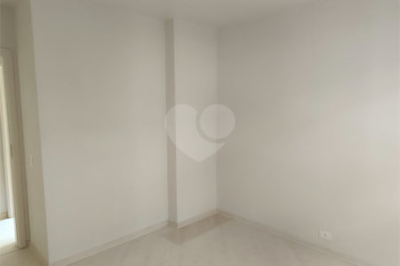 Apartamento à venda com 3 quartos, sendo 1 suíte, em Moema, São Paulo, SP