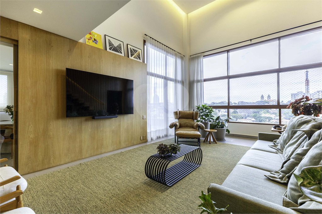 Apartamento à venda com 3 suítes em Jardim das Bandeiras, São Paulo, SP