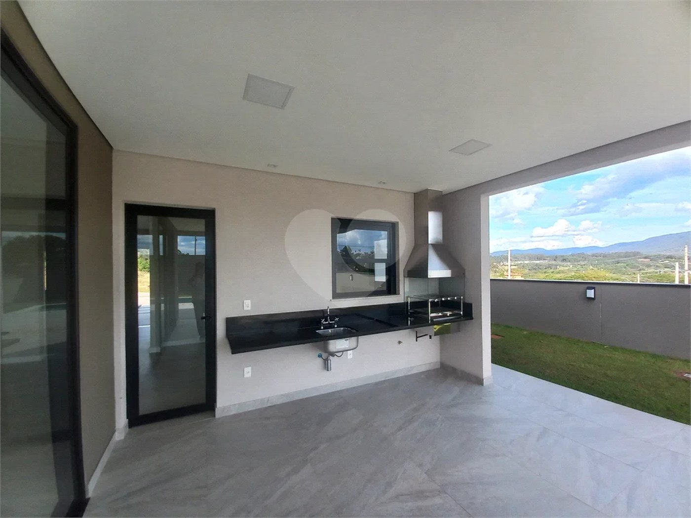 Casa à venda com 4 suítes em Paineiras, Itupeva, SP