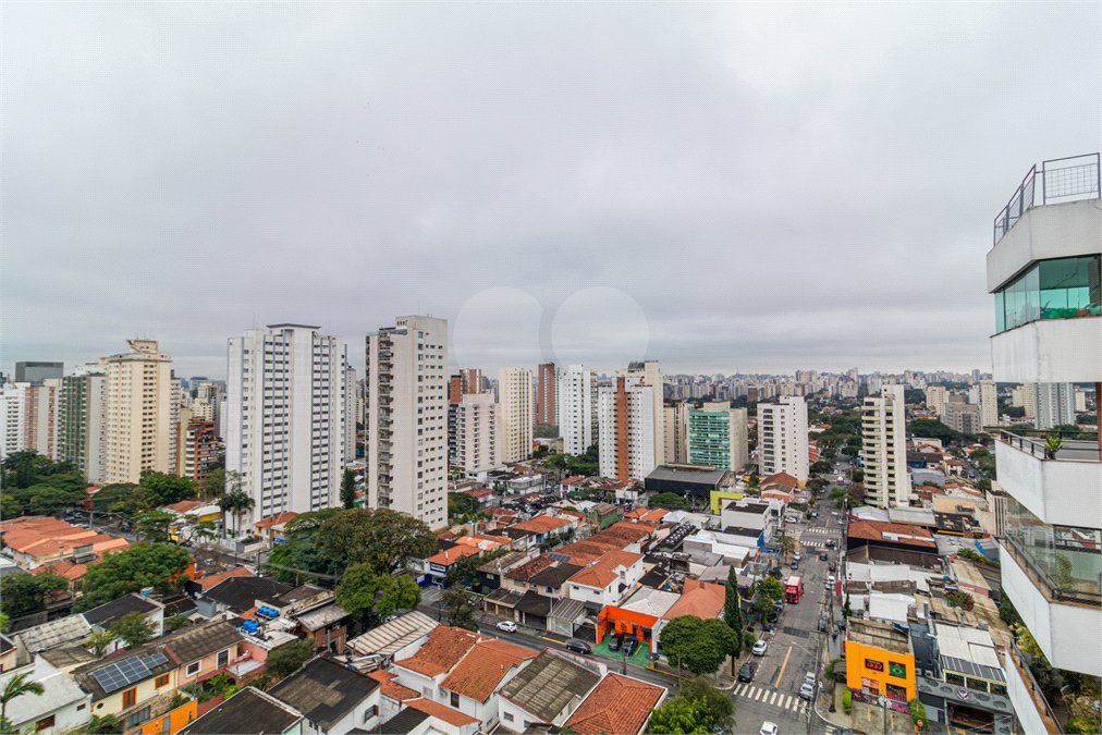 Duplex à venda com 4 quartos, sendo 3 suítes, em Campo Belo, São Paulo, SP