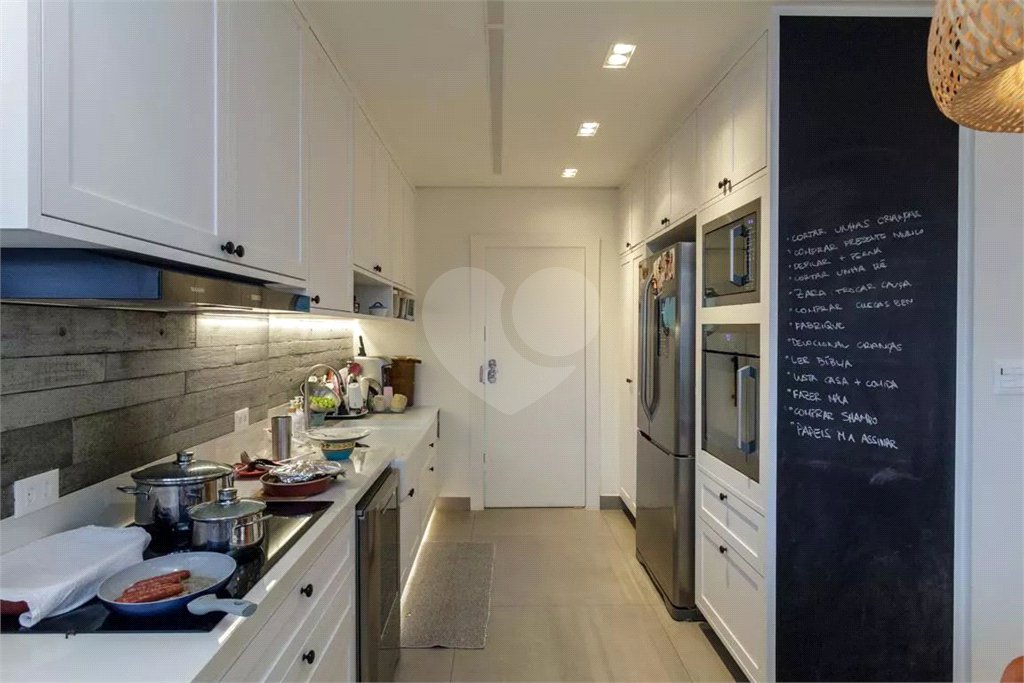 Apartamento à venda com 4 quartos, sendo 2 suítes, em Higienópolis, São Paulo, SP