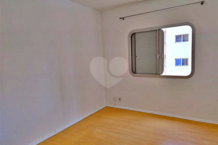 Apartamento à venda com 3 quartos, sendo 1 suíte, em Vila Olímpia, São Paulo, SP