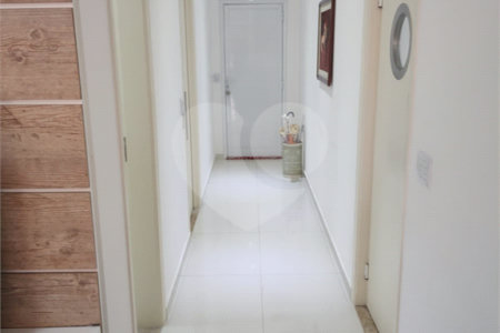 Casa à venda com 3 suítes no condomínio Estância Marambaia, Vinhedo - SP