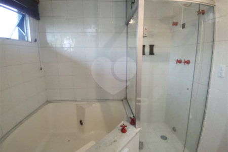 Sobrado à venda com 5 quartos, sendo 3 suítes, em Cidade Monções, São Paulo, SP