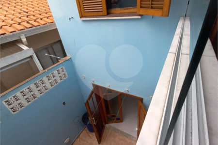 Sobrado à venda com 4 quartos, sendo 2 suítes, em Vila Hamburguesa, São Paulo, SP