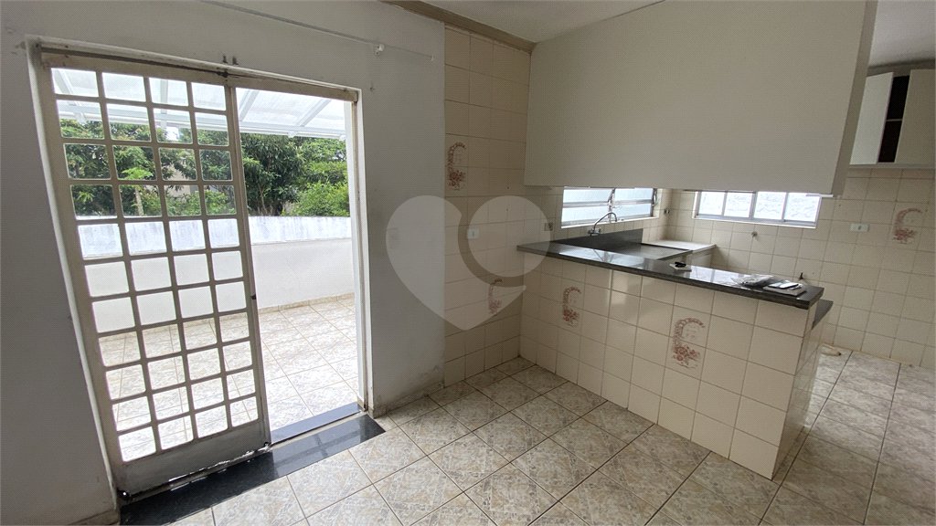 Sobrado à venda ou para alugar com 3 quartos, sendo 1 suíte, em Campo Grande, São Paulo, SP