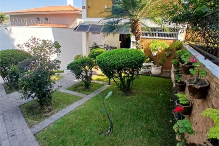 Sobrado à venda com 4 quartos, sendo 2 suítes,  em Jardim Leonor, São Paulo, SP