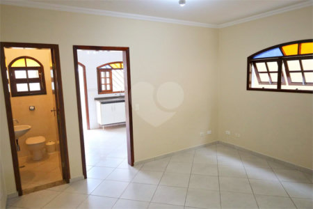 Sobrado à venda com 3 suítes em Vila Marari, São Paulo, SP
