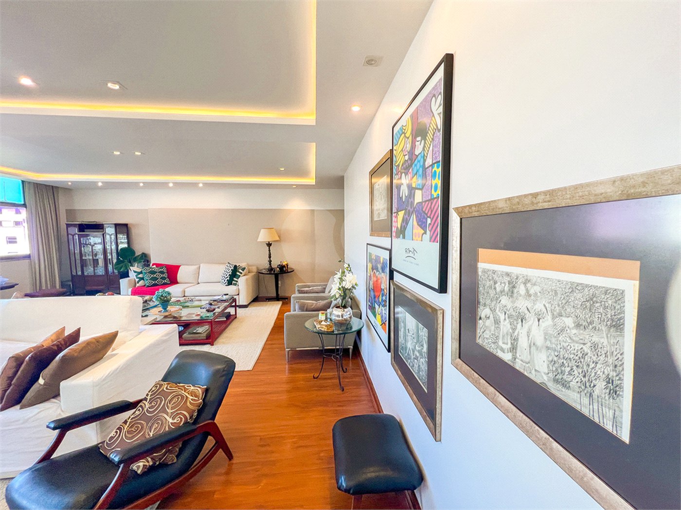 Apartamento à venda com 4 quartos, sendo 1 suíte, em Copacabana, Rio de Janeiro, RJ