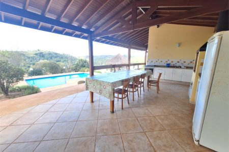 Casa à venda com 3 suítes no condomínio Chácaras do Lago, Vinhedo - SP