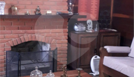 Casa à venda com 3 quartos, sendo 1 suíte,  no condomínio Gleba II, Mairiporã - SP