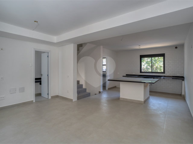 Casa à venda com 4 quartos, sendo 1 suíte,  no condomínio Cube Campo Belo, São Paulo - SP