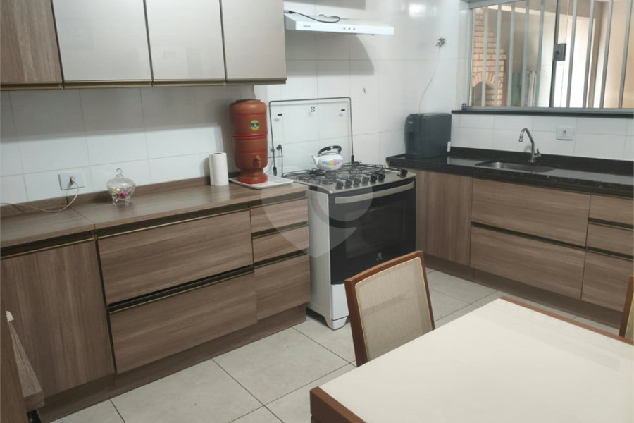 Sobrado à venda com 2 quartos em Vila Guedes, São Paulo, SP