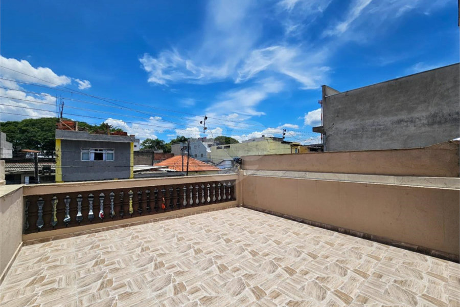 Sobrado à venda com 3 quartos em Vila Sabrina, São Paulo, SP
