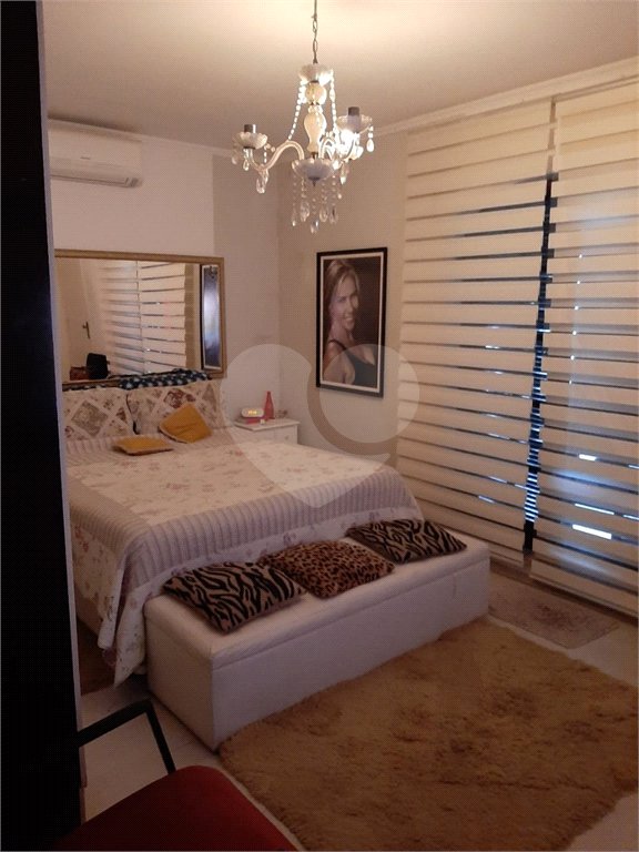 Sobrado à venda com 3 quartos, sendo 2 suítes,  em Vila Gustavo, São Paulo, SP
