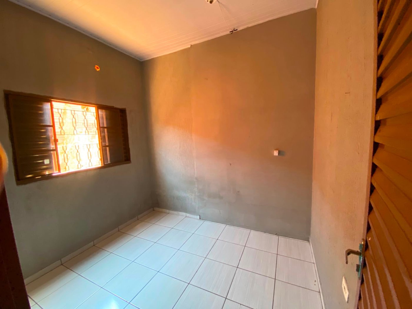 Casa para alugar com 2 quartos, sendo 1 suíte,  em Jardim Brasília, Três Lagoas, MS