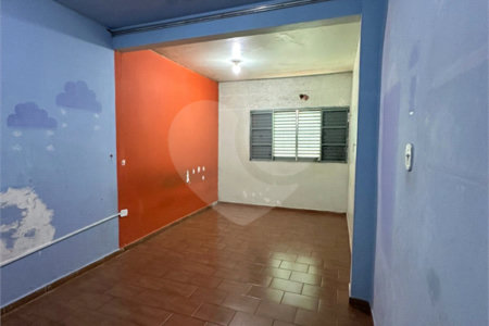 Casa à venda com 4 quartos, sendo 1 suíte,  em Jardim Estoril, Ponta Porã, MS