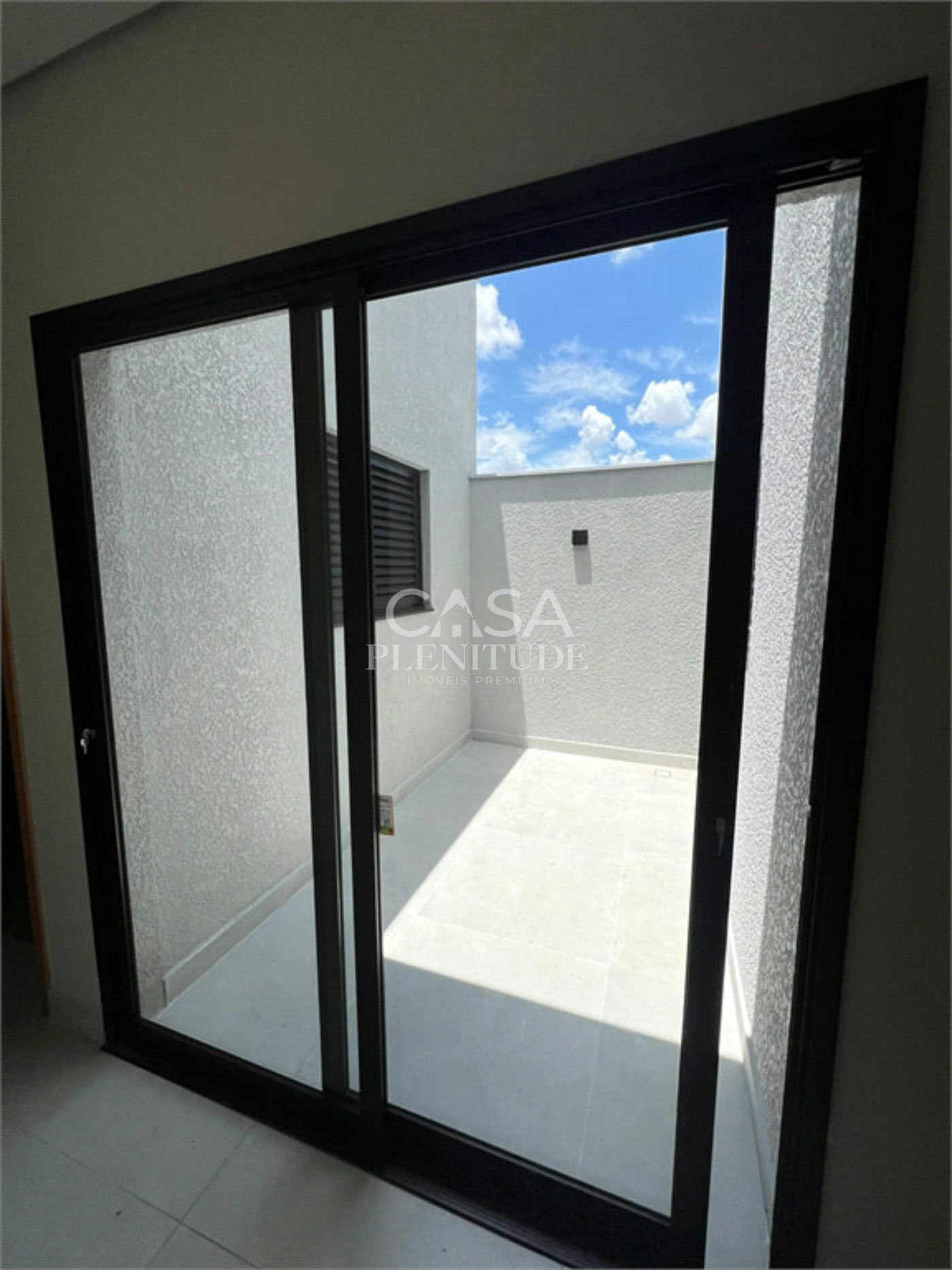 Casa em condomínio à venda com 3 quartos, sendo 1 suíte, em Cajuru do Sul, Sorocaba, SP