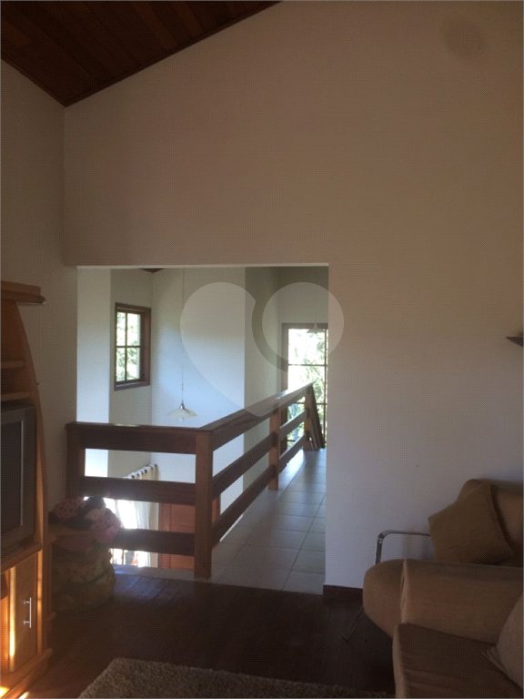 Sobrado à venda com 4 quartos, sendo 2 suítes, em Serra da Cantareira, Mairiporã, SP