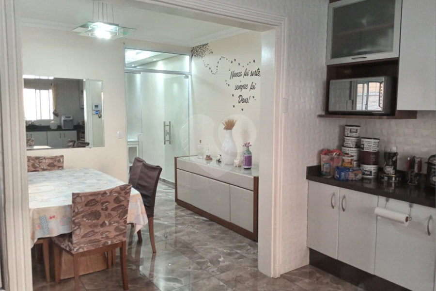 Sobrado à venda com 3 quartos, sendo 1 suíte, em Jardim Santa Beatriz, Guarulhos, SP