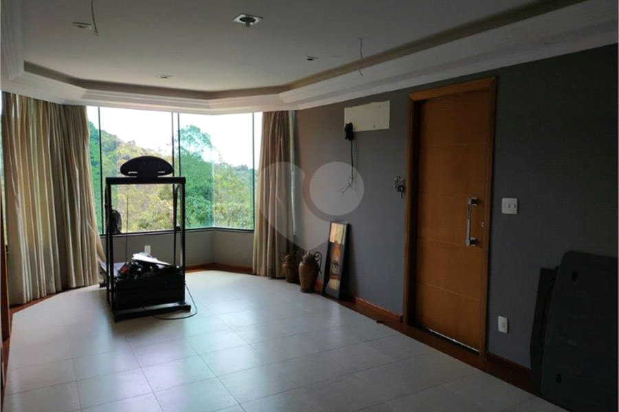 Casa à venda com 4 suítes no condomínio Parque Imperial, Mairiporã - SP