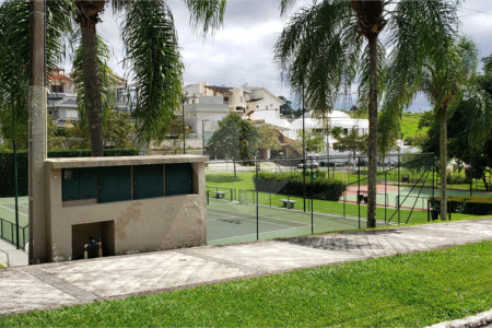 Casa à venda com 4 suítes no condomínio Real Park, Mogi das Cruzes - SP