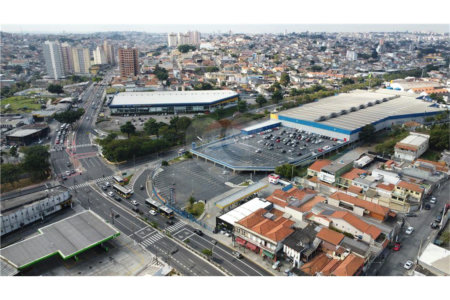 Terreno à venda com 5 suítes em Vila Marieta, São Paulo, SP