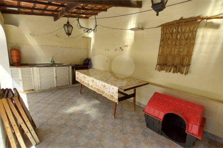 Casa à venda com 4 quartos, sendo 2 suítes, em Jardim São Caetano, São Caetano do Sul, SP