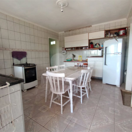 Casa à venda com 4 quartos, sendo 1 suíte, em Jardim Maricota, Itapetininga, SP