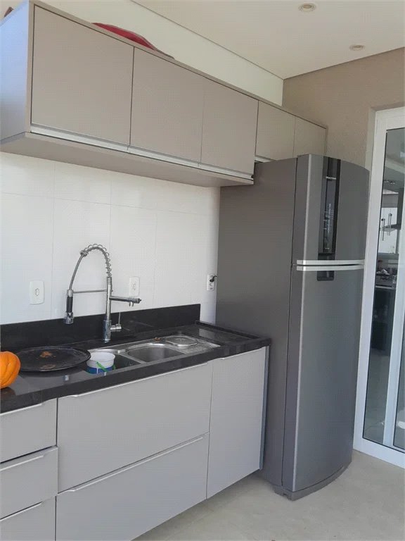 Casa à venda com 3 suítes em Moinho Velho, Cotia, SP