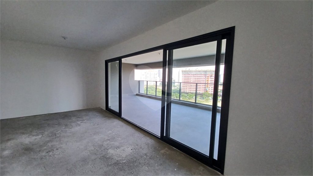 Apartamento à venda com 4 quartos, sendo 3 suítes, em Água Branca, São Paulo, SP