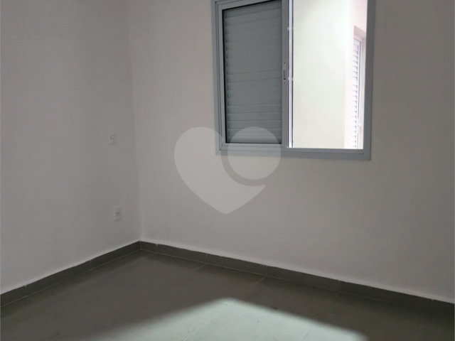 Casa à venda com 2 quartos, sendo 1 suíte,  no condomínio Residencial Sanches, São Paulo - SP