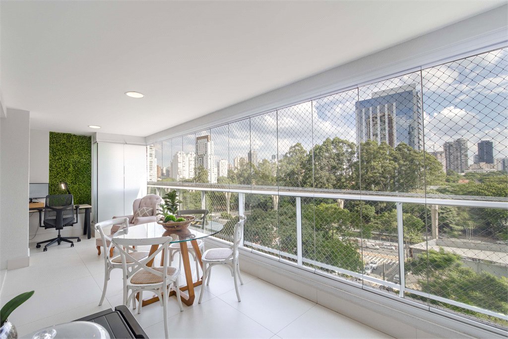Apartamento à venda com 3 suítes em Brooklin, São Paulo, SP