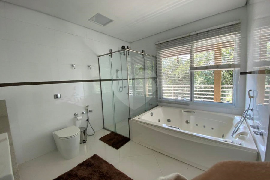 Casa à venda com 3 suítes no condomínio Parque Itatiaia, Mairiporã - SP