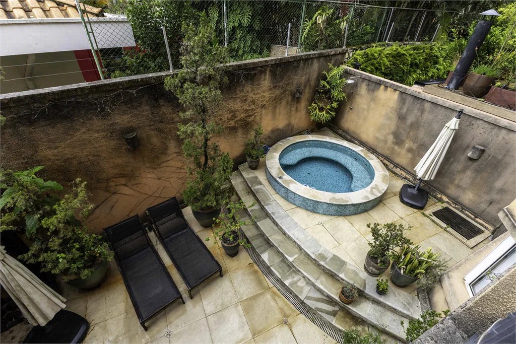 Duplex para alugar com 4 quartos, sendo 3 suítes,  em Alto de Pinheiros, São Paulo, SP