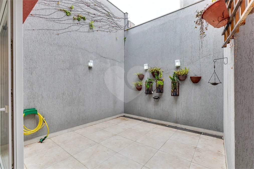 Casa de vila com 2 quartos á venda no Alto da Boa Vista, São Paulo - SP