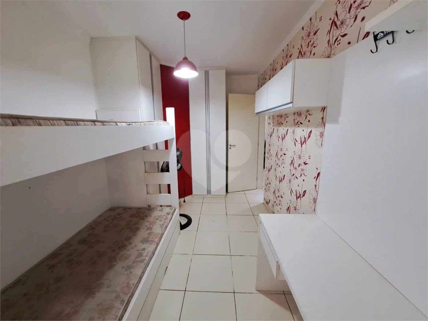 Apartamento com 02 quartos MOBILIADO com varanda e lazer !