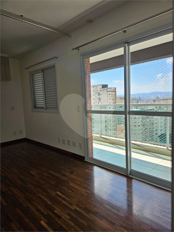 Apartamento à venda no bairro Santa Cecília.