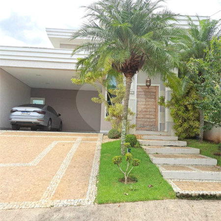 Casa à venda com 3 quartos, sendo 1 suíte, no condomínio Terra Nobre, Indaiatuba - SP