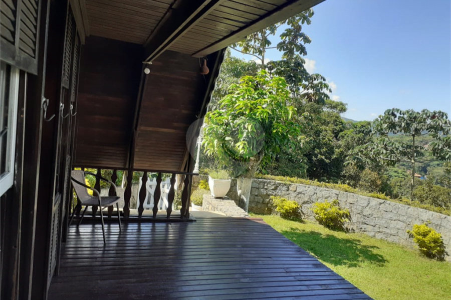 Sobrado à venda com 3 quartos, sendo 1 suíte, em Samambaia, Mairiporã, SP