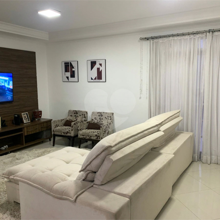 Sobrado à venda com 3 quartos, sendo 1 suíte, em Residencial Novo Horizonte I, Mogi das Cruzes, SP