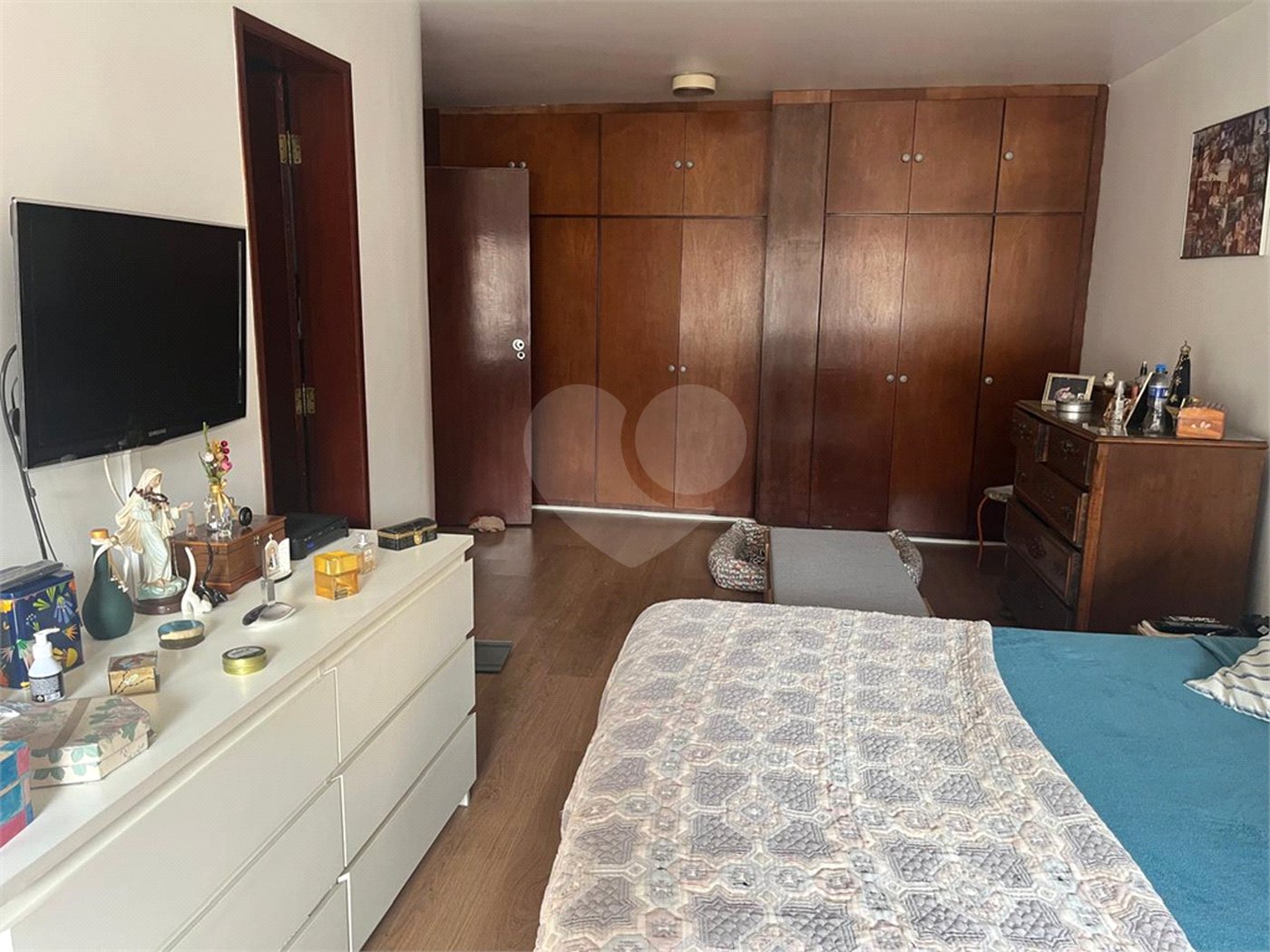 Casa à venda com 4 quartos, sendo 3 suítes, no condomínio Vitoria Regia, São Paulo - SP