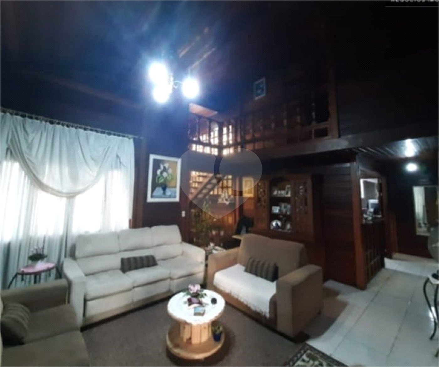 Sobrado à venda com 3 quartos, sendo 1 suíte,  no Centro, Vinhedo, SP