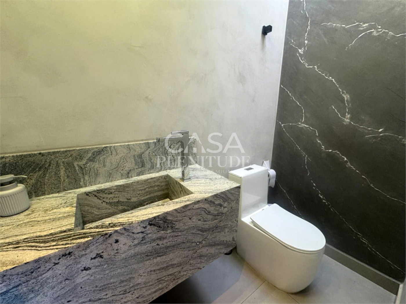 Casa em condomínio à venda com 3 quartos, sendo 1 suíte, em Wanel Ville, Sorocaba, SP