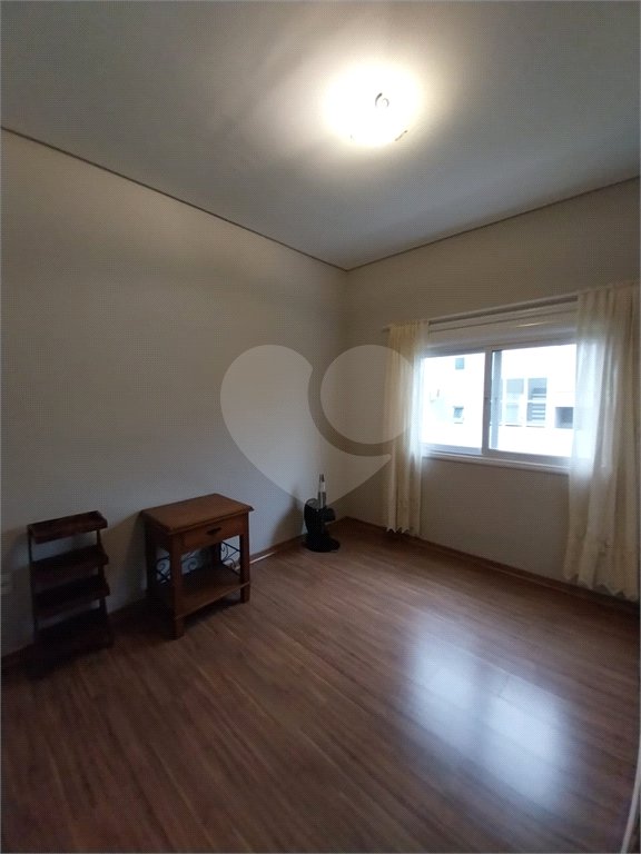 Casa à venda com 3 quartos, sendo 1 suíte, no condomínio Mosaico da Serra, Mogi das Cruzes - SP