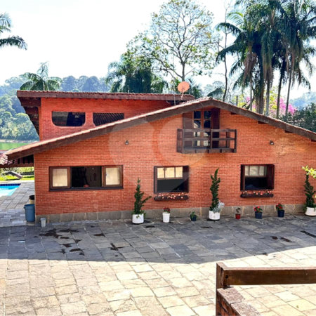 Casa à venda com 8 quartos, sendo 4 suítes, em Eldorado, Diadema, SP